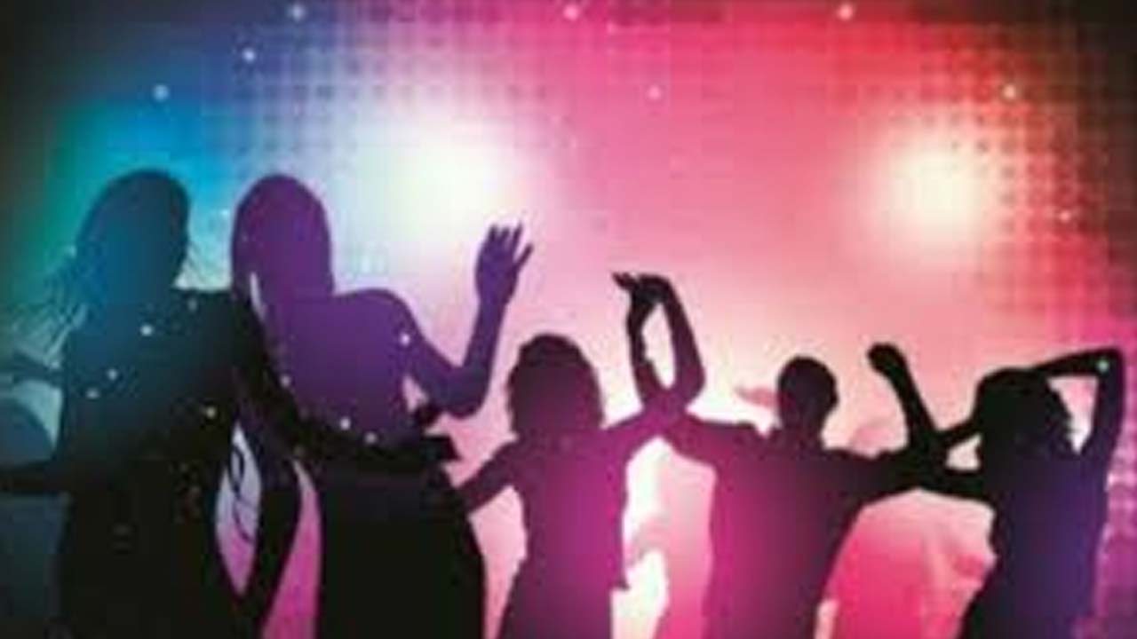 Kondapur Rave Party: కొండాపూర్ రేవ్ పార్టీ కేసులో వెలుగులోకి సంచలన విషయాలు.. డ్రగ్స్ అలవాటు ఉన్న యువతులే టార్గెట్