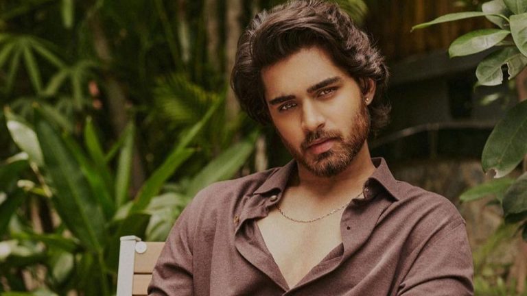 Roshan: 50 స్క్రిప్ట్స్ రిజెక్ట్ చేసిన శ్రీకాంత్ – రోషన్ టైమ్ వేస్ట్ చేస్తున్నాడా..?