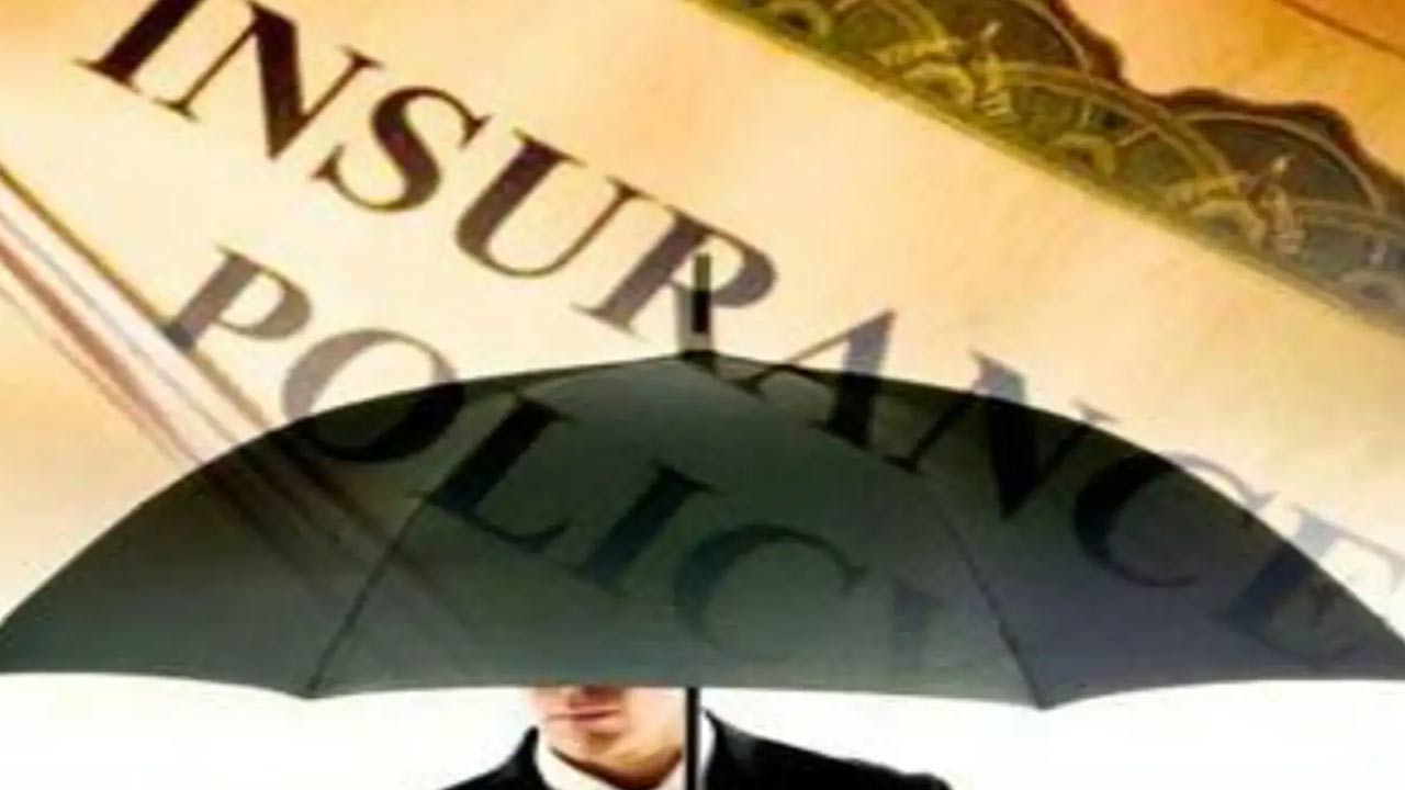 SBI Insurance Policy: ఎస్బీఐ పాలసీ.. రోజుకు రూ. 6 పొదుపు చేస్తే చాలు.. రూ. 40 లక్షలు మీవే!
