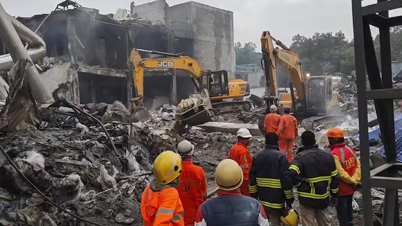 Sigachi Factory Blast: సిగాచి ఫ్యాక్టరీ అగ్నిప్రమాదం.. దర్యాప్తుకు నిపుణుల కమిటీ ఏర్పాటు