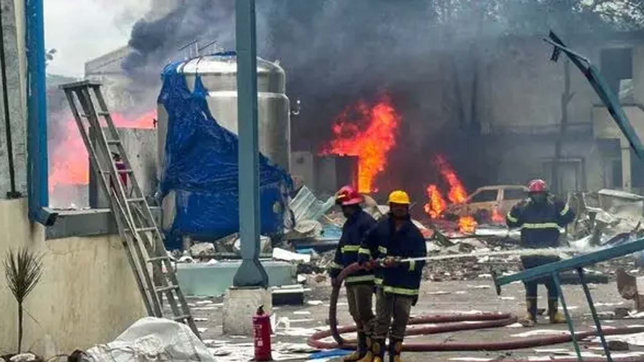 Industrial Tragedy: సిగాచి ఫ్యాక్టరీలో బ్లాస్ట్.. ఈరోజు 13 మృతదేహాలు బంధువులకు అప్పగింత