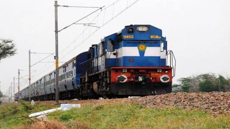 Indian Railways: గుడ్‌న్యూస్‌ చెప్పిన రైల్వేశాఖ.. ఇలా చేస్తే 20 శాతం డిస్కాంట్‌..!