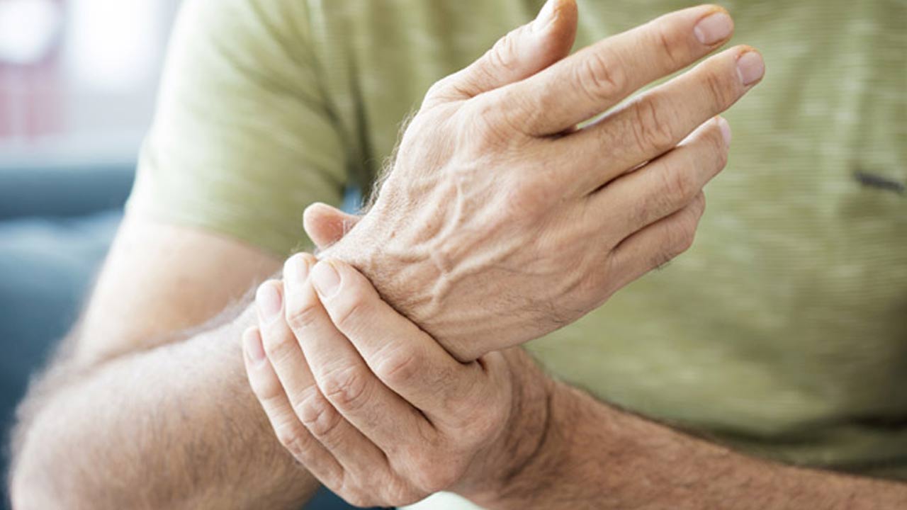 Health Tips: నరాల బలహీనత వేధిస్తోందా?.. ఆ విటమిన్ ఉండే ఆహార పదార్థాలను డైట్ లో చేర్చుకోండి!