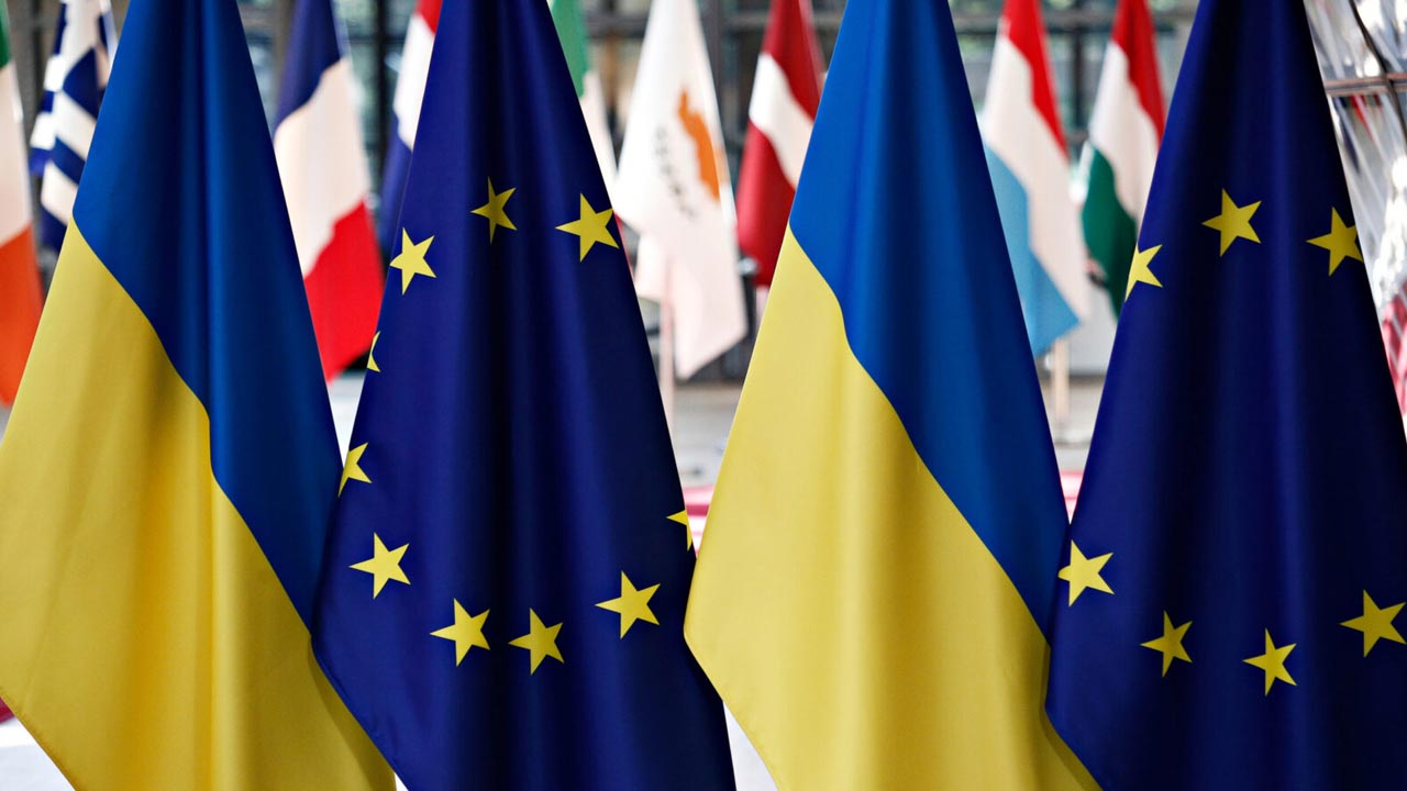 strong support for Ukraine: అలాస్కా సమావేశం తర్వాత ఈయూ కీలక నిర్ణయం.. ఉక్రెయిన్‌కు..!