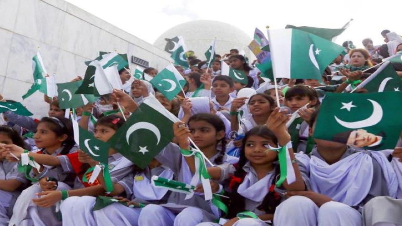 Number of madrasas in Pakistan: పాక్‌లో ఫ్యాక్టరీల కంటే మసీదులు, మదర్సాలే ఎక్కువ..