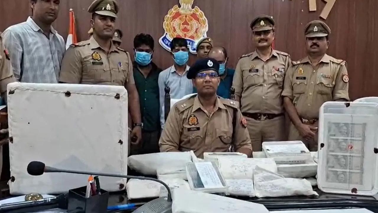 Fake notes: ఇన్‌స్టాగ్రామ్‌లో నకిలీ నోట్ల దందా.. ఎన్ని లక్షలు ప్రింట్ చేశారంటే..