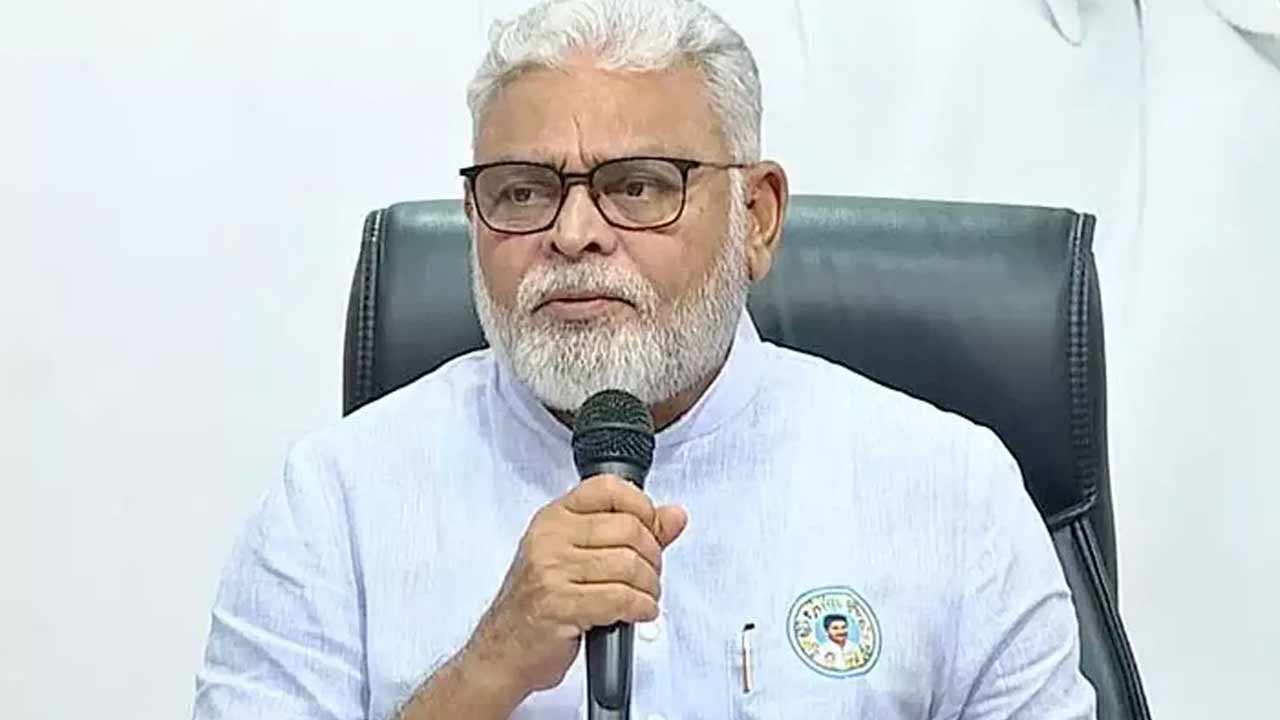 Ambati Rambabu: ఇదేం పోలీస్ వ్యవస్థ.. వైసీపీ నేతలపై దాడి చేసిన వారిని పట్టించుకోరా..?