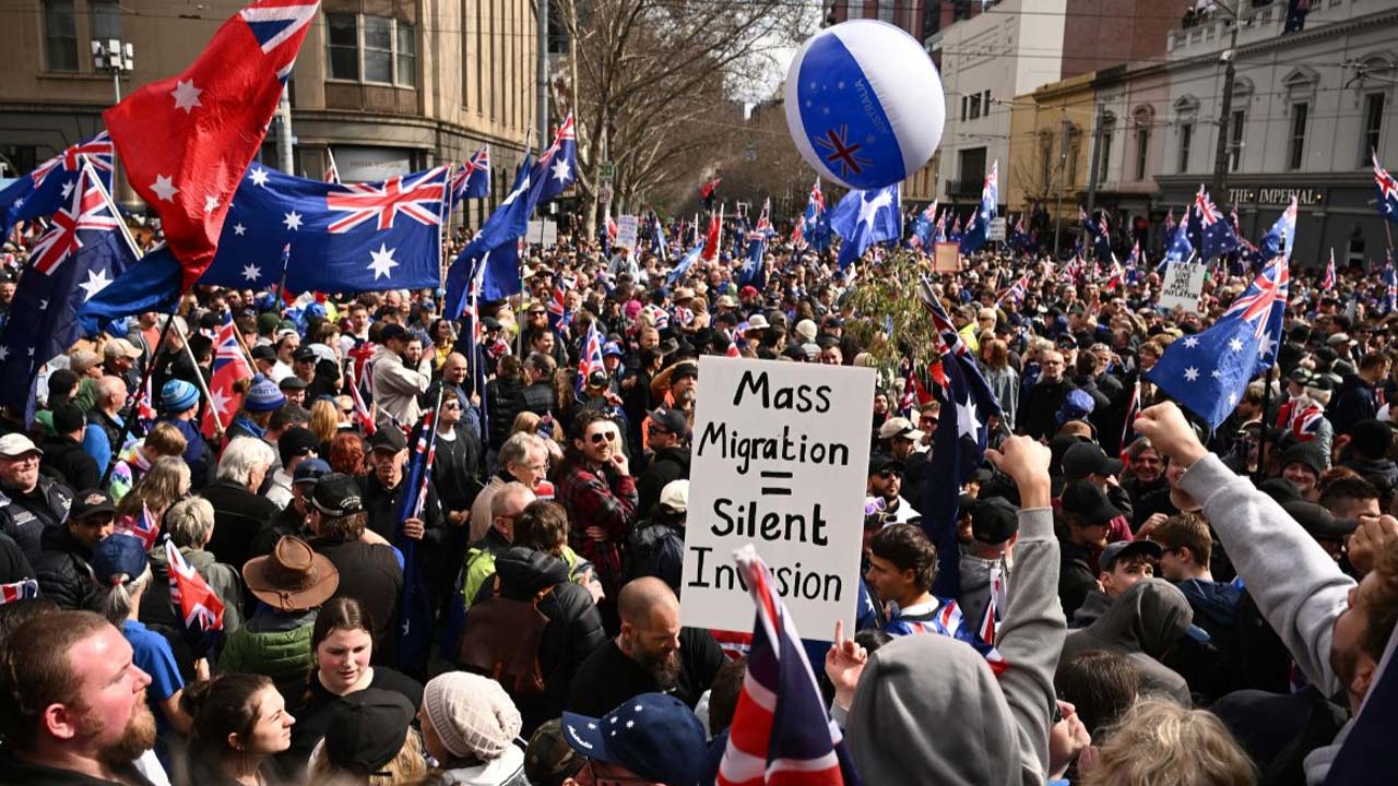 Anti-Immigration Rally: ఆస్ట్రేలియాలో భారతీయులకు వ్యతిరేకంగా నిరసన..