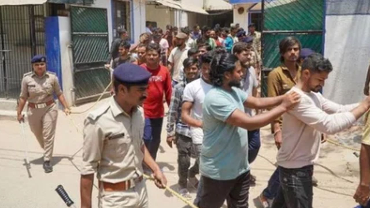 Bangladesh: హైదరాబాద్‌లోకి భారీగా చొరబడ్డ బంగ్లాదేశ్‌ వాసులు.. 20 మంది అరెస్ట్!