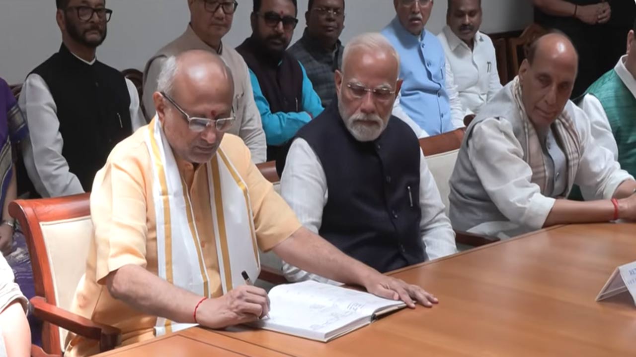 CP Radhakrishnan: ఎన్డీఏ ఉపరాష్ట్రపతి అభ్యర్థిగా రాధాకృష్ణన్ నామినేషన్.. మోడీ హాజరు