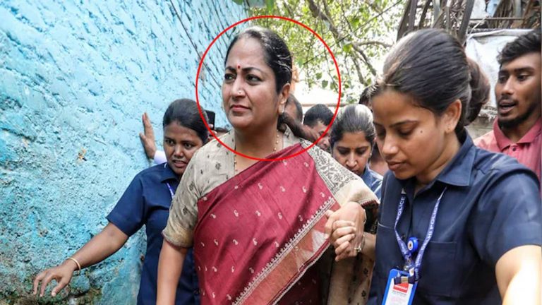 Rekha Gupta Attacked: ఢిల్లీ సీఎంకు చేదు అనుభవం.. రేఖా గుప్తాను చెంపదెబ్బ కొట్టిన యువకుడు