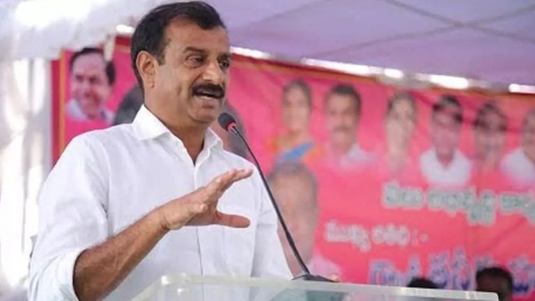 Kotha Prabhakar Reddy: మెదక్ జిల్లాకు ఓ పనికి మాలిన మంత్రి ఉన్నాడు.. మరోసారి కొత్త ప్రభాకర్ రెడ్డి వివాదాస్పద వ్యాఖ్యలు!