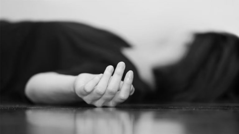 Suicide : వేధింపులు తట్టుకోలేక స్కూల్ టీచర్ ఆత్మహత్య