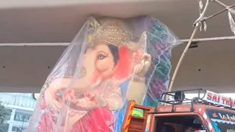 Ganesh Idol Lorry: ఫ్లైఓవర్ కింద ఇరుక్కుపోయిన గణేశుడి లారీ.. పంజగుట్ట చౌరస్తాలో భారీగా ట్రాఫిక్ జామ్!