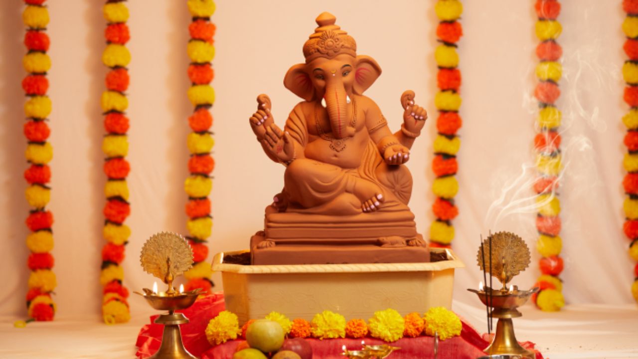 Ganesh Idol Trunk: గణపయ్య విగ్రహంలో తొండం ఎటు వైపు ఉండాలంటే.. కుడి వైపా? ఎడమ వైపా?