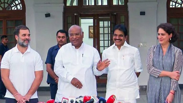 INDIA Bloc: ఉపరాష్ట్రపతి అభ్యర్థిని నిలబెట్టాలని ఇండియా కూటమి నిర్ణయం! ఖర్గే మంతనాలు