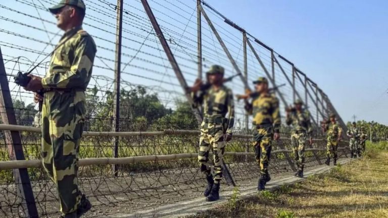 Indo-Pak border: సరిహద్దులో పాక్ కవ్వింపులు.. జవాన్ వీరమరణం