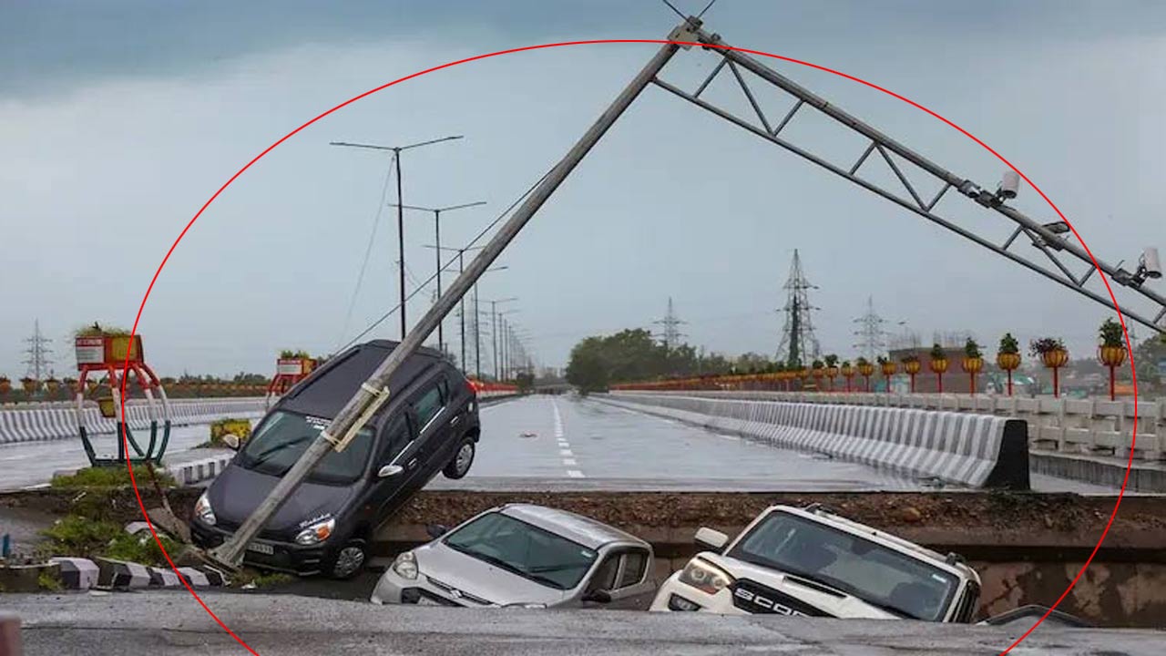 Tawi Bridge: జమ్మూను ముంచెత్తిన భారీ వర్షాలు.. చూస్తుండగానే కూలిన తావి వంతెన.. షాకింగ్ వీడియో