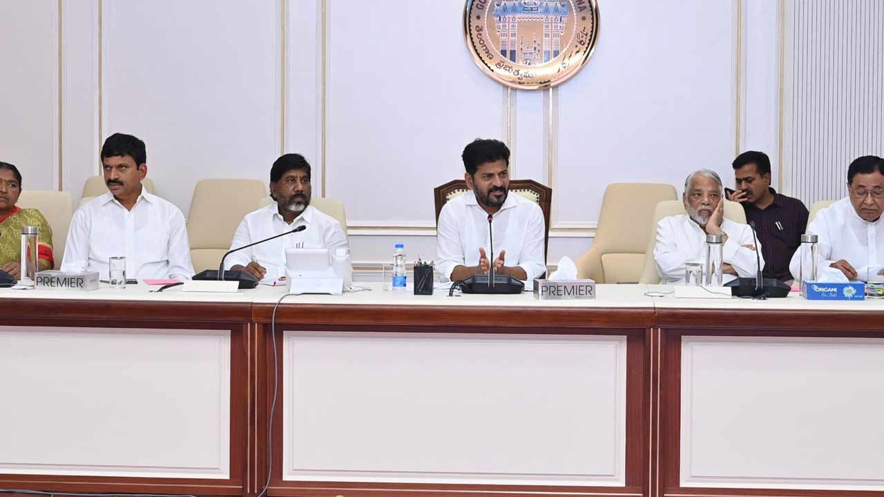 Localbody Elections : స్థానిక సంస్థల ఎన్నికలపై దృష్టి పెట్టిన తెలంగాణ ప్రభుత్వం