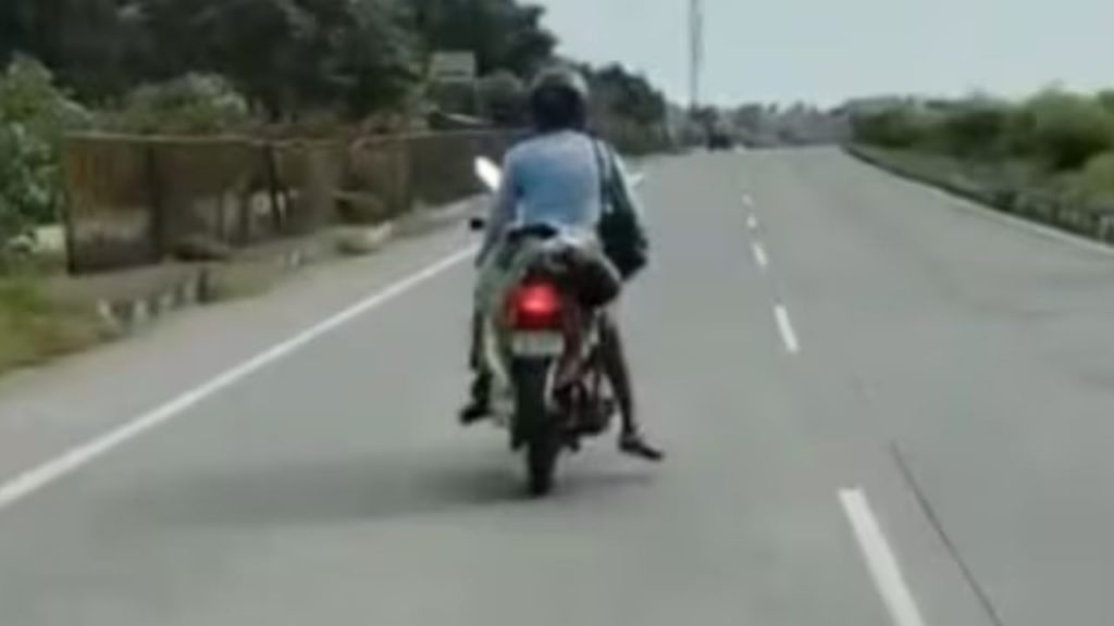 Man Carries Wife’s Dead Body