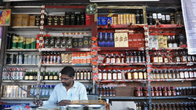 New Bars Tenders: ప్రశ్నార్థకంగా మారిన కొత్త బార్ పాలసీ.. 840 బార్లకు కేవలం 90 అప్లికేషన్లు మాత్రమే!