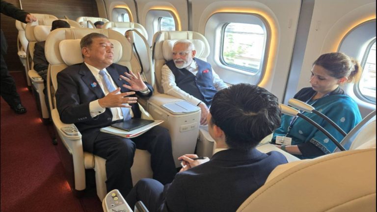 PM Modi: జపాన్ బుల్లెట్ ట్రైన్‌లో ప్రయాణించిన మోడీ