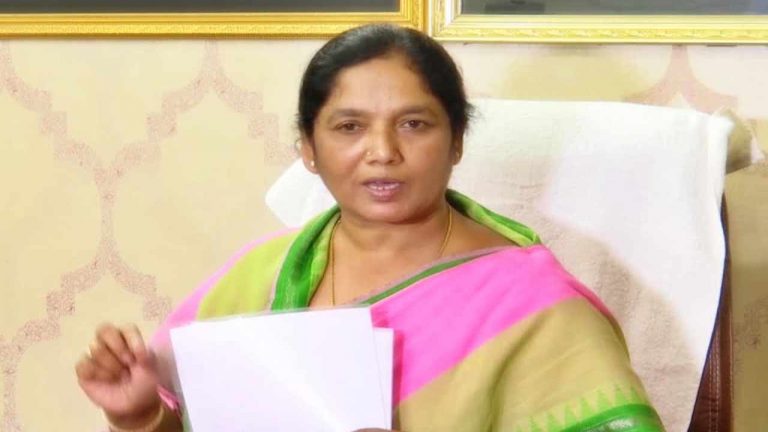 Paritala Sunitha: సూట్‌ కేసు రెడీ చేసుకో…. త్వరలో జైలుకే..!