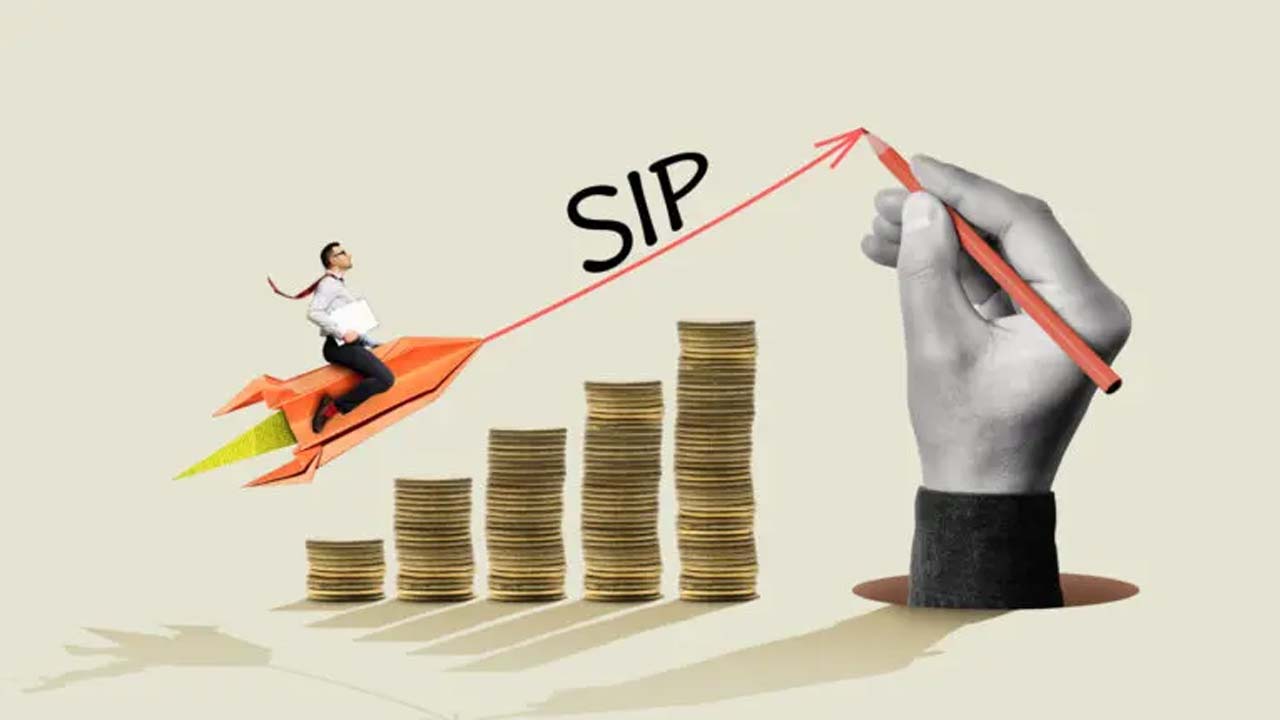 Investment Tips: కోటీశ్వరులు కావాలంటే.. నెలకు రూ. 5000 SIP చాలు..!