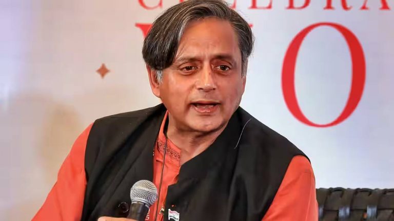 Shashi Tharoor: భారత్ కూడా ప్రతీకారం తీర్చుకోవాలి.. ట్రంప్‌ టారిఫ్‌పై శశిథరూర్ సూచన