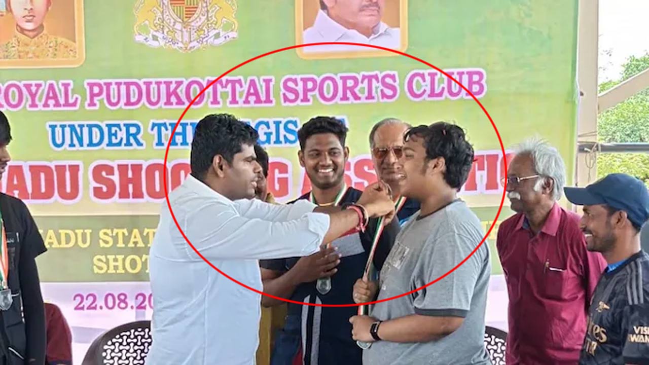 Tamil Nadu: అన్నామలైకు ఓ మంత్రి కుమారుడు షాక్.. స్టేజ్‌పై ఎంత పని చేశాడంటే..!