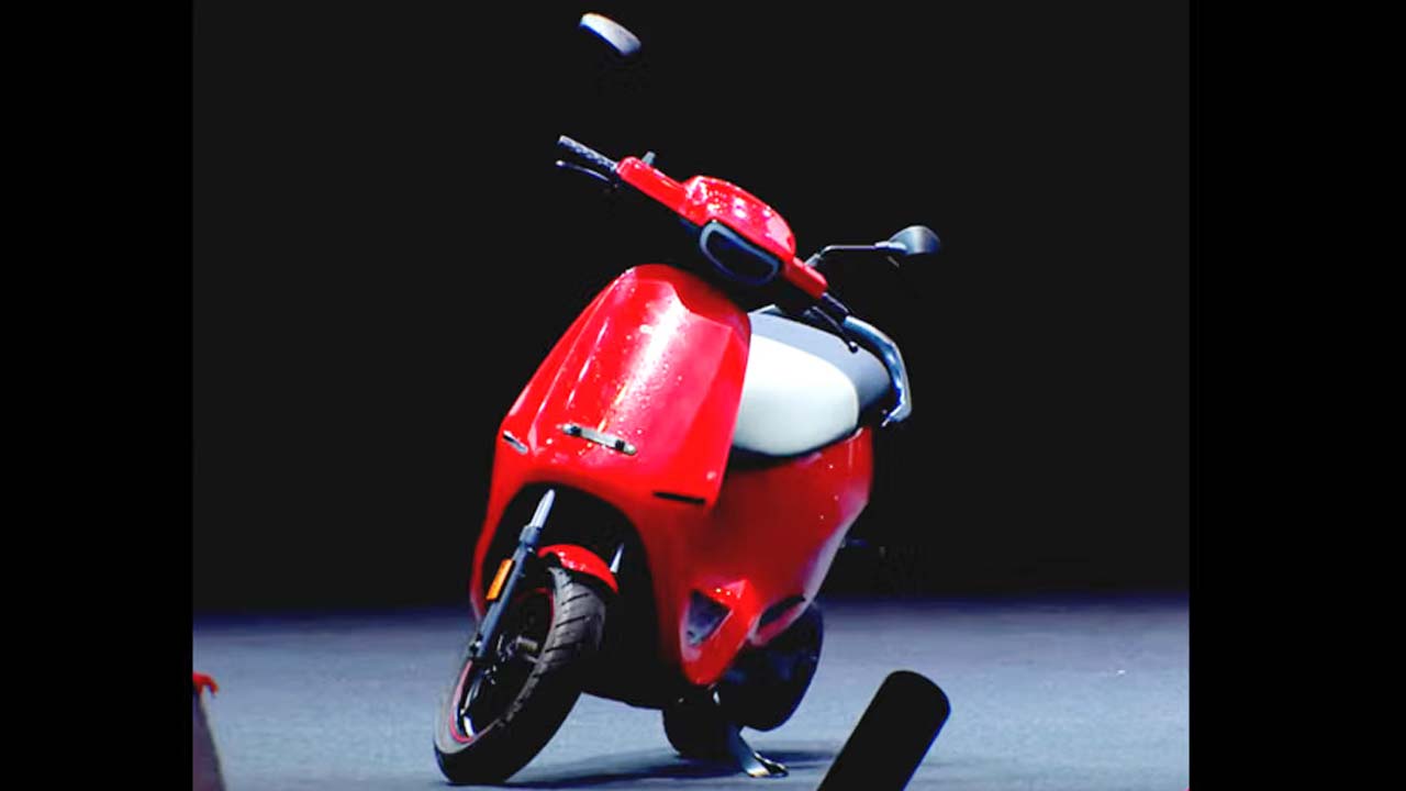 Ola S1 Pro Sport: ఏడీఎస్ ఫీచర్ తో మొట్టమొదటి ఎలక్ట్రిక్ స్కూటర్.. ఓలా ఎస్1 ప్రో స్పోర్ట్‌ విడుదల.. సింగిల్ ఛార్జ్ తో 320KM రేంజ్