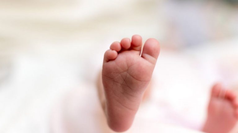 Minor: కర్ణాటకలో  దారుణం.. వాష్ రూమ్ లో బిడ్డను కన్న  బాలిక