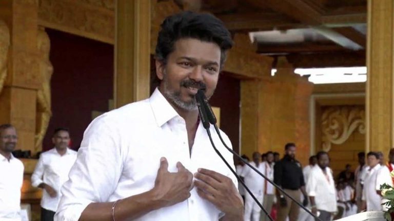 Thalapathy Vijay: విజయ్‌పై మాన్ హ్యాండ్లింగ్ కేసు