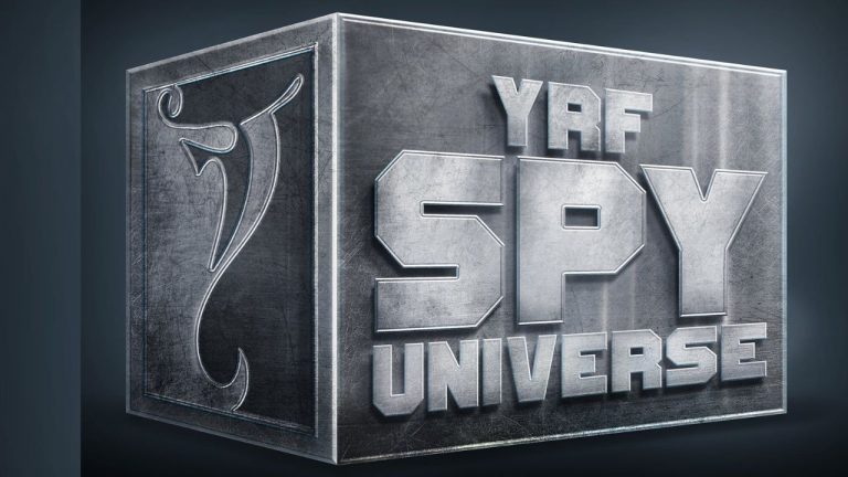 Bollywood : వార్ 2ఎఫెక్ట్.. రంగంలోకి రైటర్ కమ్ నిర్మాత