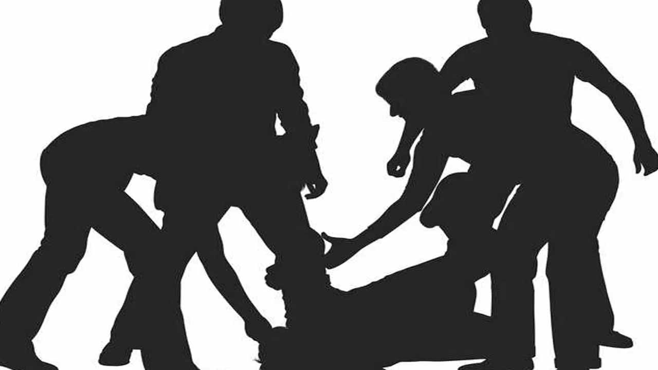 YSRCP Leader RC Obul Reddy Attacked: తాడిపత్రిలో వైసీపీ నేతపై దాడి.. పరిస్థితి విషమం..