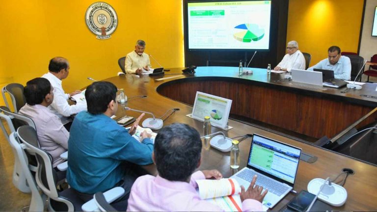 CM Chandrababu: గుడ్‌న్యూస్‌..! నెల రోజుల్లో 3 లక్షల కుటుంబాలకు గృహప్రవేశాలు