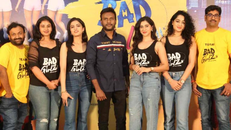 Bad Girlz : బ్యాడ్ గర్ల్స్ సినిమాలో రేణూ దేశాయ్