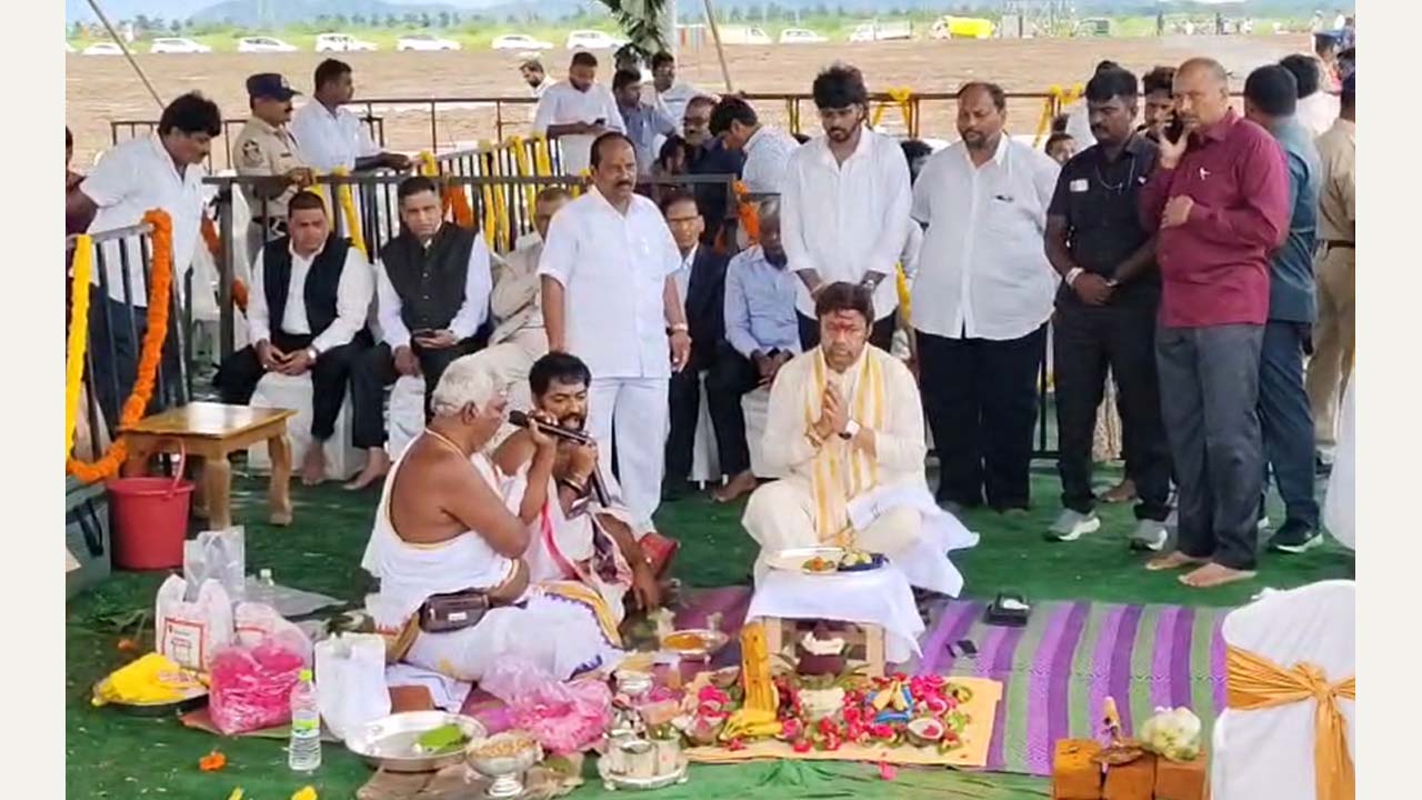 MLA Nandamuri Balakrishna: బసవతారకం క్యాన్సర్ హాస్పిటల్ నిర్మాణ పనులకు శ్రీకారం..