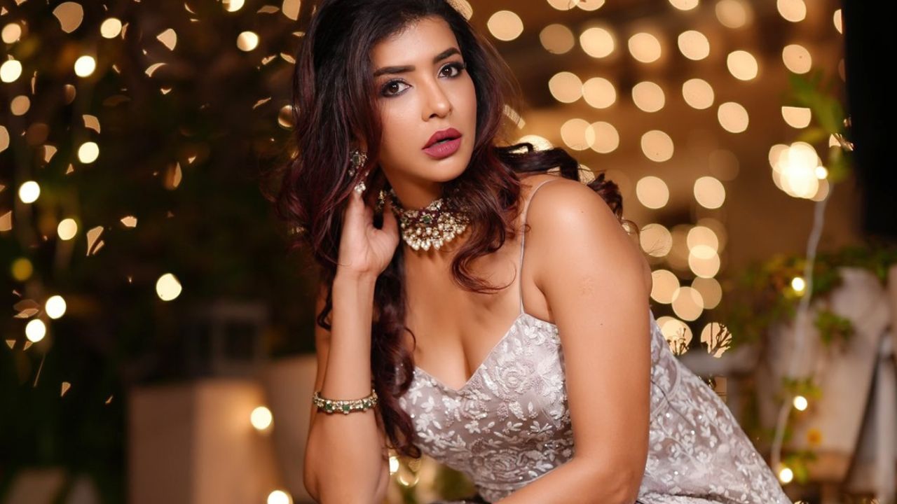 Manchu Lakshmi అవన్నీ ఫేక్.. బెట్టింగ్ యాప్ కేసుపై మంచు లక్ష్మీ రియాక్ట్..