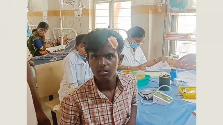 Extramarital Affair: అసలు నువ్వు తల్లివేనా.. వివాహేతర సంబంధానికి అడ్డొస్తున్నాడని కొడుకుపై రాయితో దాడి