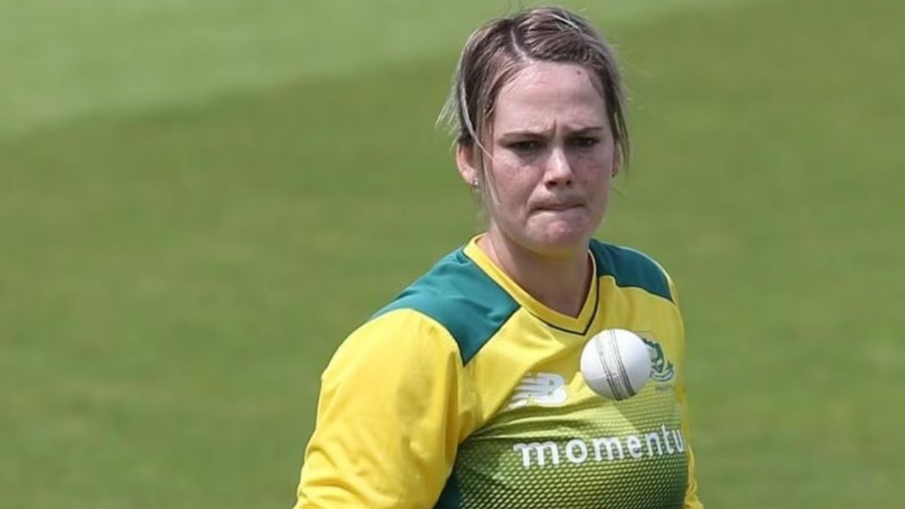 Dane van Niekerk: రిటైర్మెంట్‌పై స్టార్ క్రికెటర్ యూటర్న్.. బోర్డుకు క్షమాపణలు, ప్రపంచకప్‌లో చోటు!