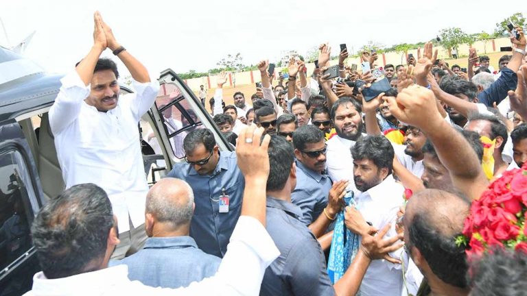 YS Jagan Nellore Tour: వైఎస్‌ జగన్‌ నెల్లూరు పర్యటన.. వైసీపీ నేతలపై మరో కేసు నమోదు..