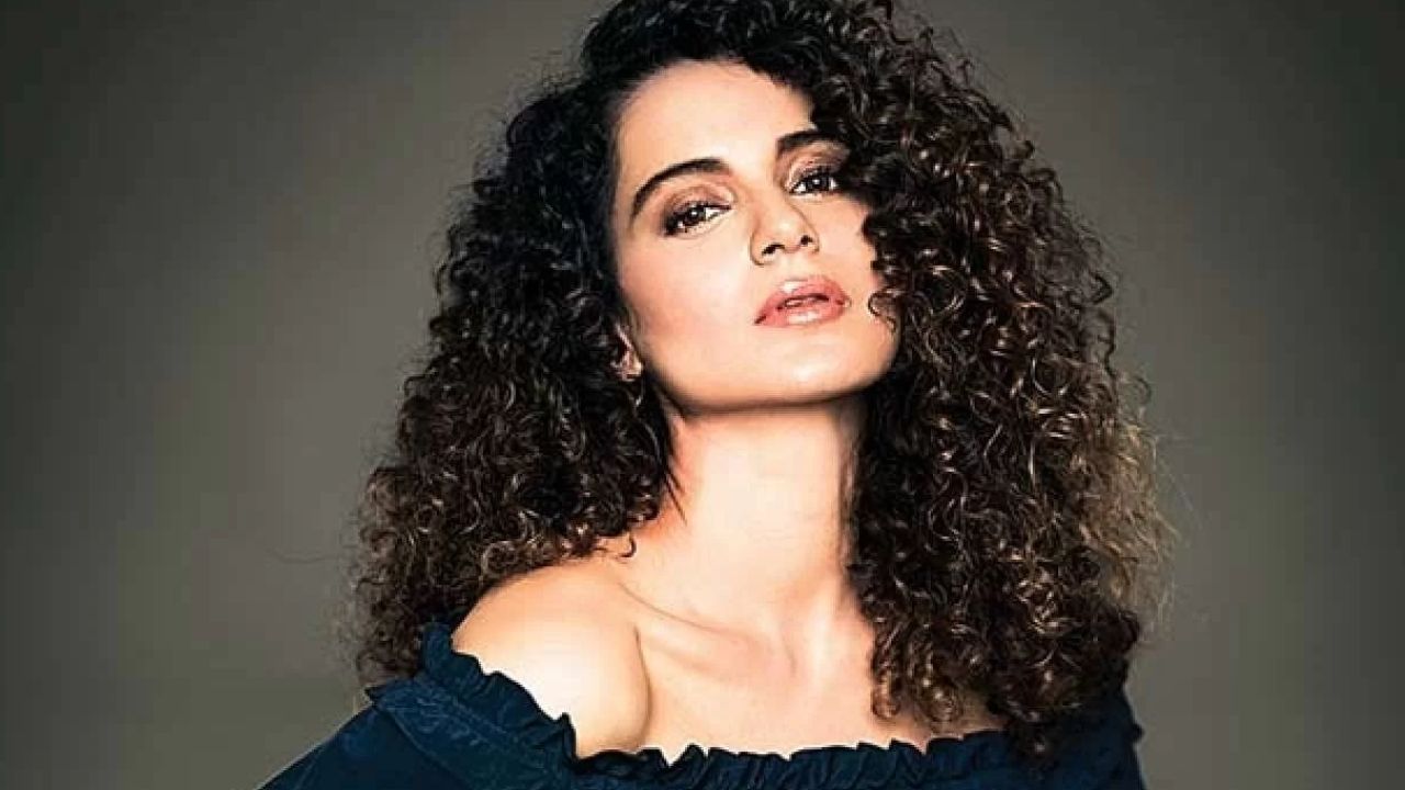 Kangana : రక్తంతో నిండిన బెడ్‌షీట్ చూసి భయపడ్డా..