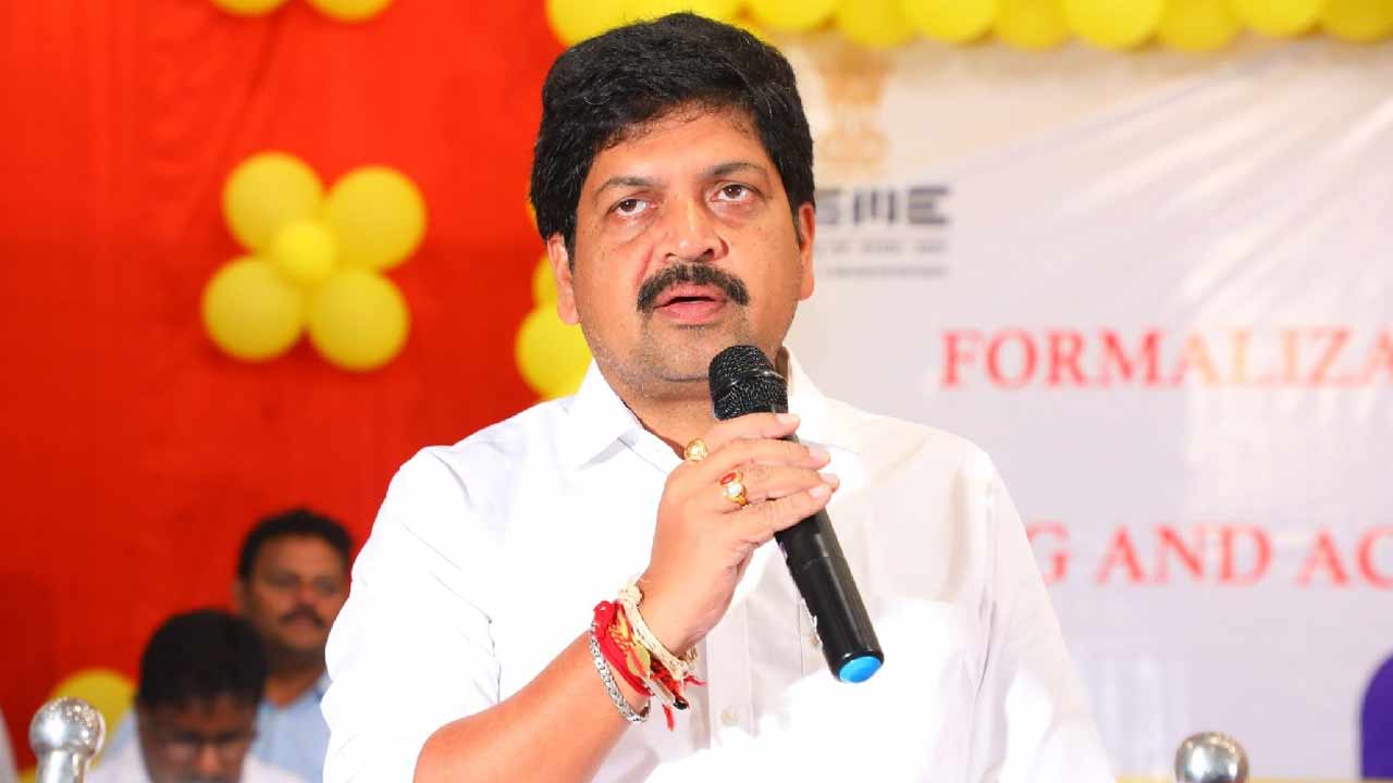 Minister Kollu Ravindra: బీసీలకు మొదటి నుంచి గుర్తింపు ఇచ్చింది టీడీపీనే..