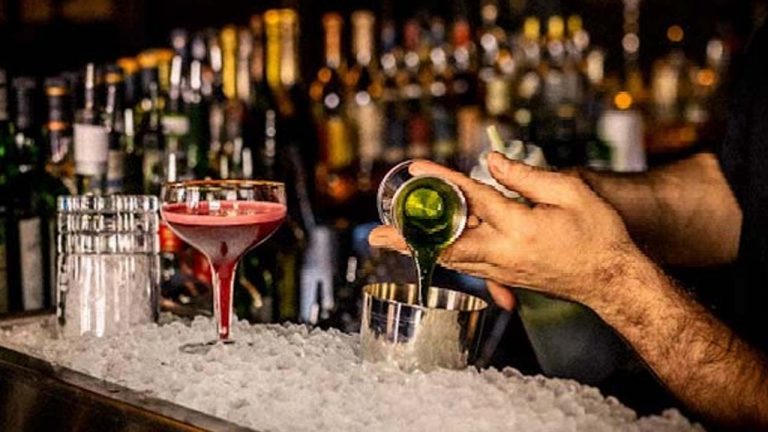 New Bar Policy: బార్ లైసెన్స్ దరఖాస్తుదారులకు శుభవార్త.. దరఖాస్తు ఫీజు రూ.5 లక్షలకు తగ్గింపు