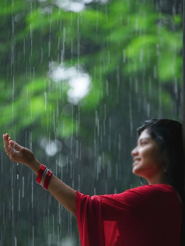 Rainy Season: వర్షాకాలంలో తడిస్తే ఎన్ని ప్రయోజనాలో..!