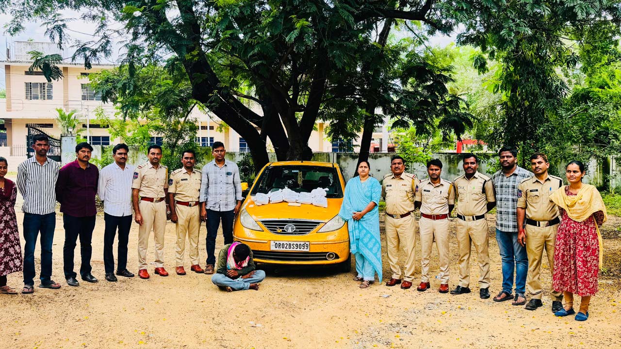 Smuggling : సినిమా ఐడియా.. క్రైమ్ రియాలిటీ.. పుష్పలా గంజాయి ట్రాన్స్‌పోర్ట్‌..!