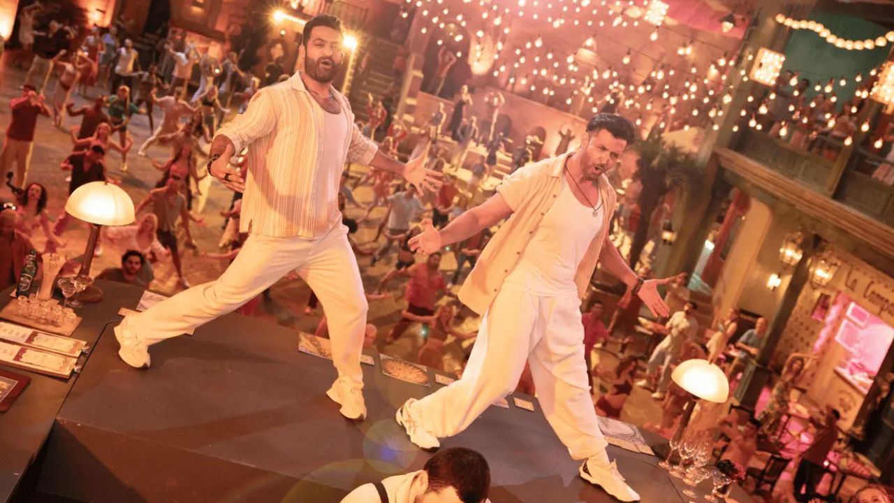 War2 : ఫ్యాన్స్ ప్రేమకు ప్రత్యేక ధన్యవాదాలు తెలిపిన తారక్ – హృతిక్..