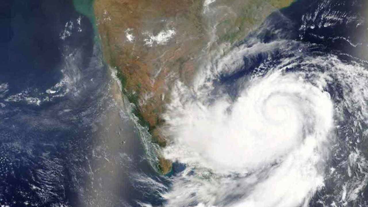 Cyclone Threat In AP: ఏపీకి మరో ముప్పు.. వారం రోజుల పాటు భారీ వర్షాలు..
