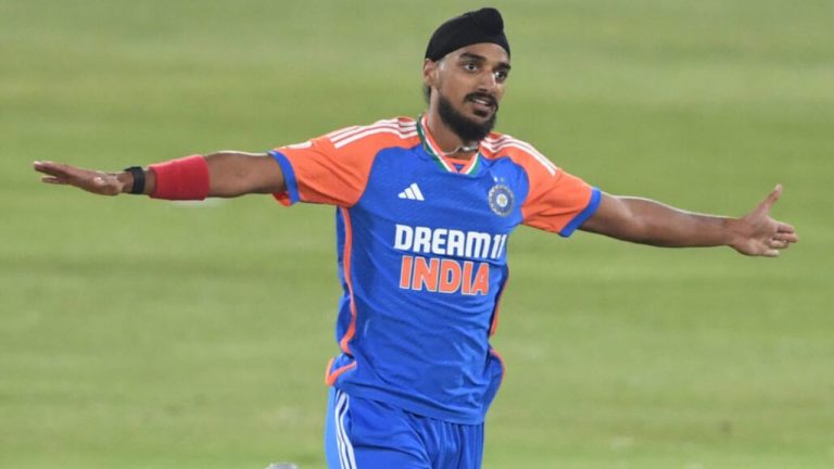 Asia Cup 2025: ఒకే ఒక్క వికెట్.. చరిత్ర సృష్టించనున్న అర్ష్‌దీప్ సింగ్! తొలి భారత బౌలర్‌గా